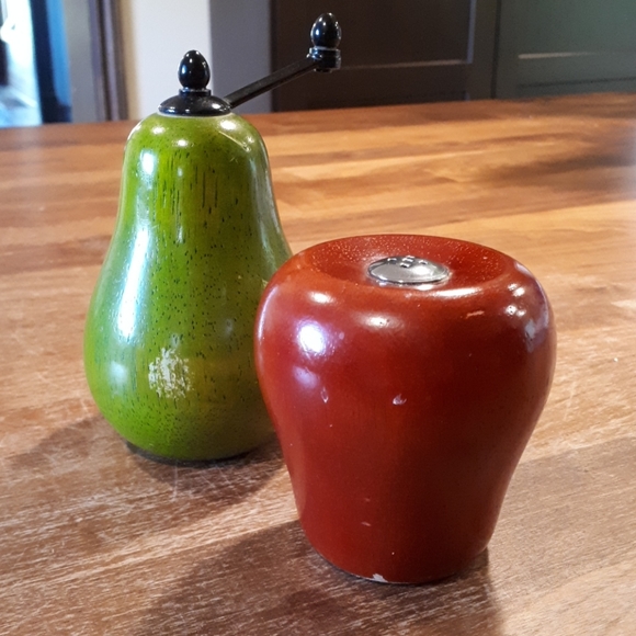 Other - Apple salt shaker & Pear pepper mill